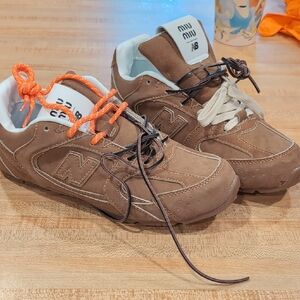 New Balance Brown Sneakers with Chunky Design